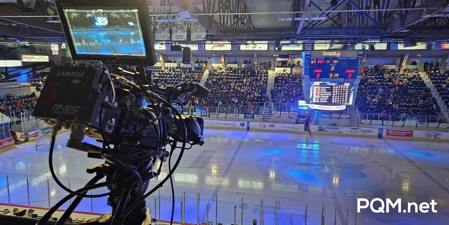 représentation d'un grand événement dans une partie de hockey avec captation vidéo géré par PQM.net